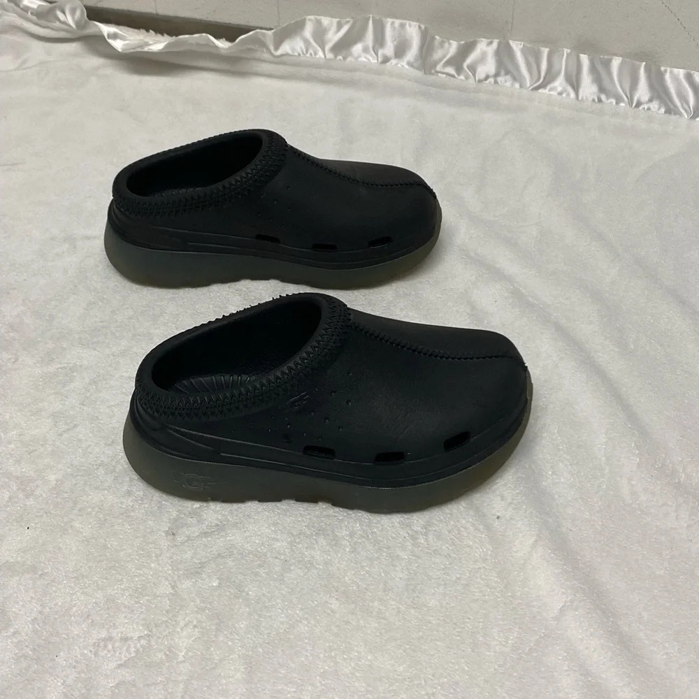 UGG toddler Tasman sport slip on slippers size T11 charcoal gray
